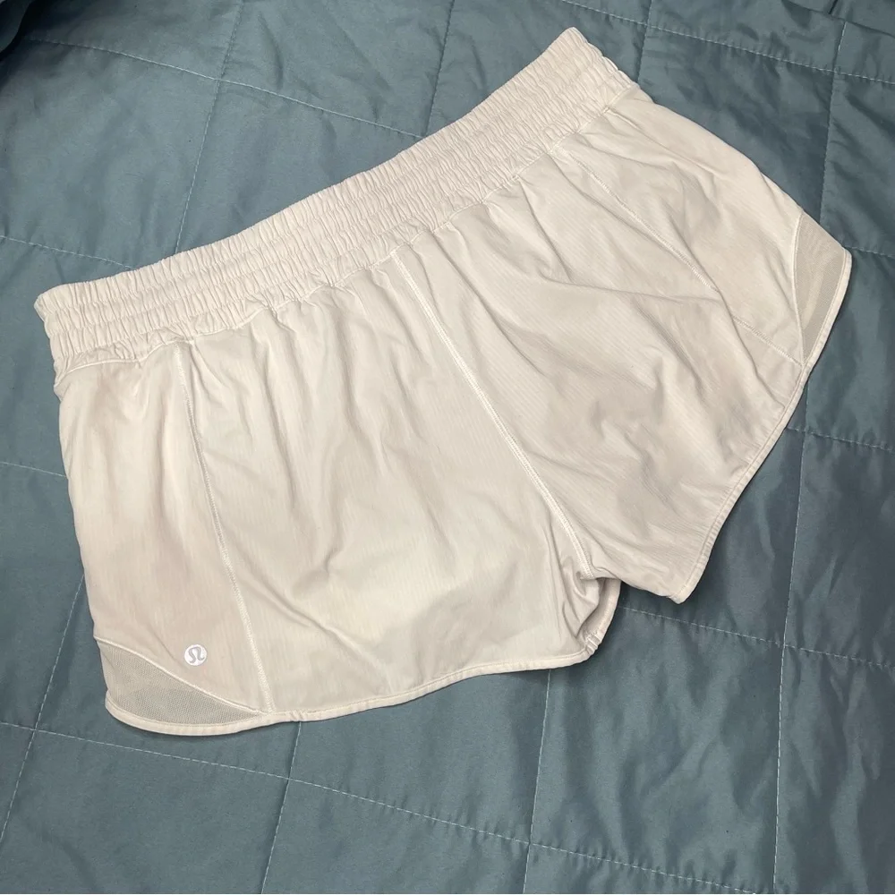 Lululemon Hotty Hot Shorts High Rise White 12 - Picture 7 of 8